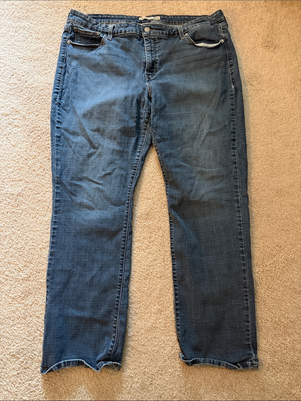 Women’s Levi’s 414 Classic Straight Leg Jeans in Medium Blue Size 22W M
